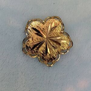 Vintage Gold Tone FLORAL Starburst Brooch Pin Textured ATOMIC MCM Retro Jewelry